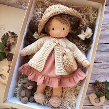Muñeca Waldorf BARASH: Artesanía en Punto