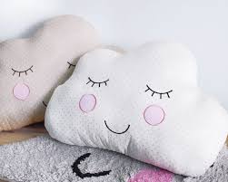 Nube Sonriente Beige: Cojín Dulces Sueños